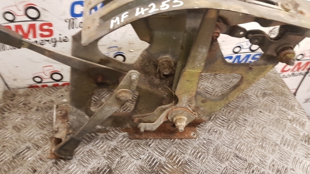 Massey Ferguson 4255 Cab Lift Rear Console Controls 3814519m92 - Καμπίνα και εσωτερικό για Τρακτέρ: φωτογραφία 4 Massey Ferguson 4255 Cab Lift Rear Console Controls 3814519m92 - Καμπίνα και εσωτερικό για Τρακτέρ: φωτογραφία 4