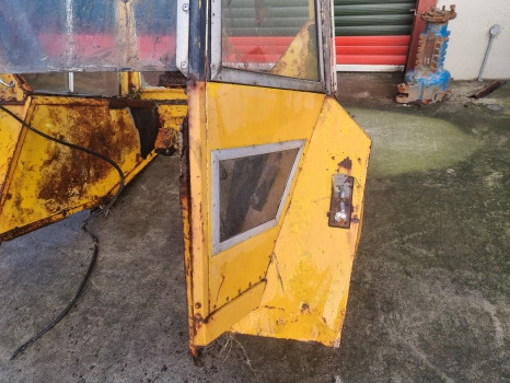 Massey Ferguson 50b, 50 Series, Cab Frame With Doors And Glasses 50b, 50amd - Καμπίνα: φωτογραφία 5 Massey Ferguson 50b, 50 Series, Cab Frame With Doors And Glasses 50b, 50amd - Καμπίνα: φωτογραφία 5