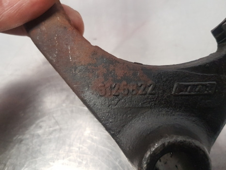 New Holland Fiat Ford 70-90, 30,35 L95, 60-66, 55-66 Transmission Fork 5129822 - Μετάδοσης κίνησης: φωτογραφία 4 New Holland Fiat Ford 70-90, 30,35 L95, 60-66, 55-66 Transmission Fork 5129822 - Μετάδοσης κίνησης: φωτογραφία 4