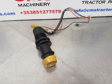 New Holland T7040, T7000, T6, T7, T8, T9 Pto Switch 87494204, 87711522 - Ηλεκτρικό σύστημα: φωτογραφία 1 New Holland T7040, T7000, T6, T7, T8, T9 Pto Switch 87494204, 87711522 - Ηλεκτρικό σύστημα: φωτογραφία 1