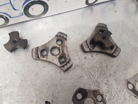 Same Silver 100.6, 105, Antares 110 Rear Axle Lock Plate Flange 0.008.5860.0/10 - Πίσω άξονας για Τρακτέρ: φωτογραφία 3 Same Silver 100.6, 105, Antares 110 Rear Axle Lock Plate Flange 0.008.5860.0/10 - Πίσω άξονας για Τρακτέρ: φωτογραφία 3
