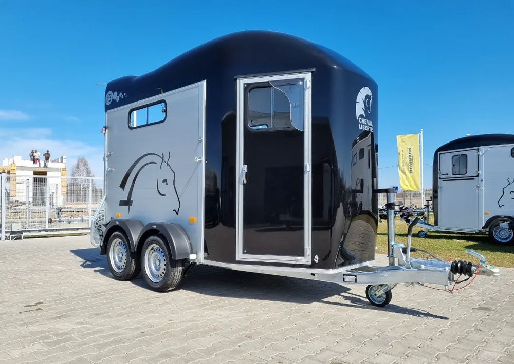 CHEVAL LIBERTÉ Gold 3 - przyczepa dla dwóch koni | siodlarnia | 2000kg DMC - Τρέιλερ μεταφοράς αλόγων: φωτογραφία 2 CHEVAL LIBERTÉ Gold 3 - przyczepa dla dwóch koni | siodlarnia | 2000kg DMC - Τρέιλερ μεταφοράς αλόγων: φωτογραφία 2