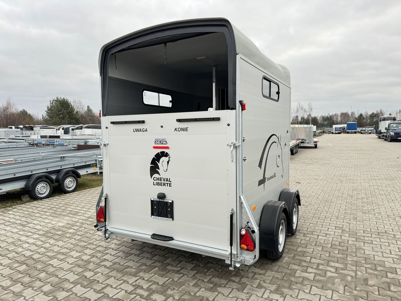 Καινούριο Τρέιλερ μεταφοράς αλόγων Cheval Liberté Touring Country XL na dwa konie z dużą siodlarnią 2.2T DMC: φωτογραφία 8