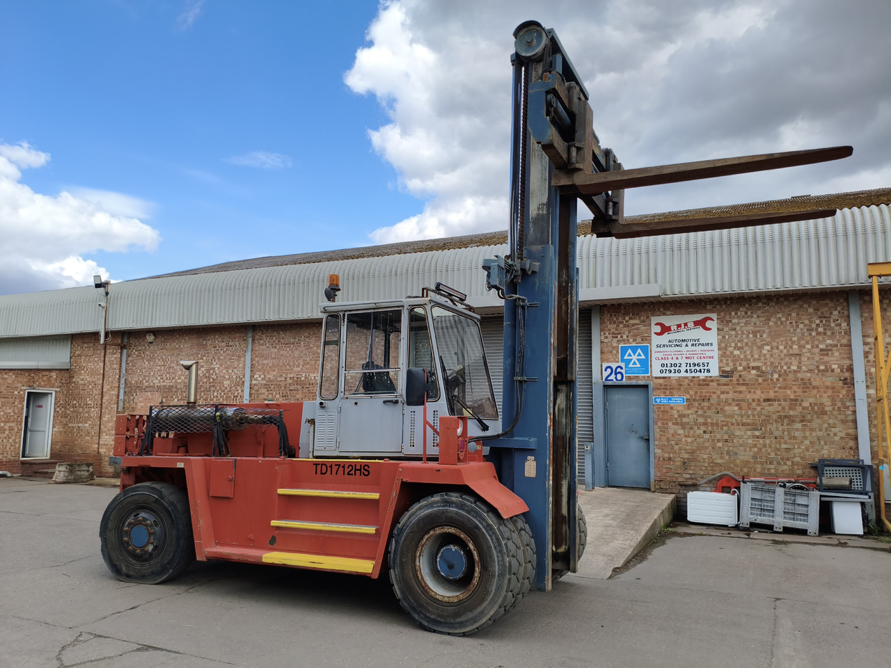 Kalmar TD1712HS 17000GK DIESEL FORKLIFT 4X4 EX Kalmar TD1712HS 17000GK DIESEL FORKLIFT 4X4 EX - Ανυψωτικό μηχάνημα: φωτογραφία 1 Kalmar TD1712HS 17000GK DIESEL FORKLIFT 4X4 EX Kalmar TD1712HS 17000GK DIESEL FORKLIFT 4X4 EX - Ανυψωτικό μηχάνημα: φωτογραφία 1