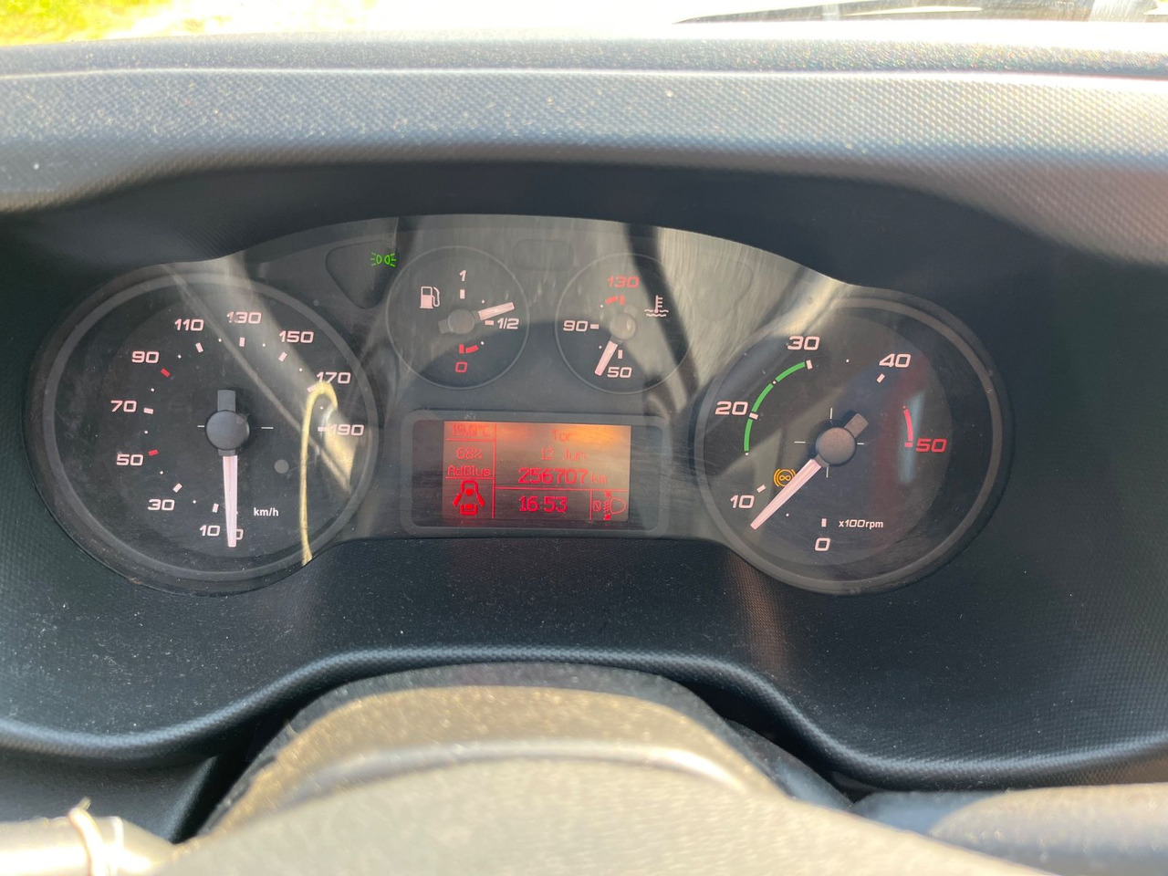 Leasing  Iveco Rosero First / 24+1+1 / Telma/ EURO6 Iveco Rosero First / 24+1+1 / Telma/ EURO6: φωτογραφία 24 Leasing  Iveco Rosero First / 24+1+1 / Telma/ EURO6 Iveco Rosero First / 24+1+1 / Telma/ EURO6: φωτογραφία 24