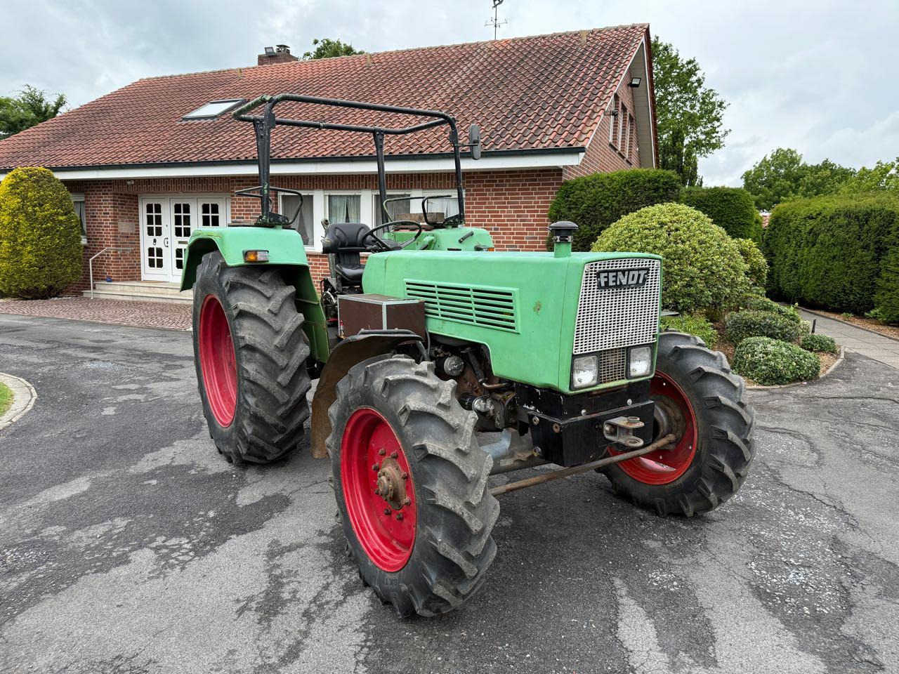 Fendt Farmer 106 (FWA 268S) - Τρακτέρ: φωτογραφία 1 Fendt Farmer 106 (FWA 268S) - Τρακτέρ: φωτογραφία 1