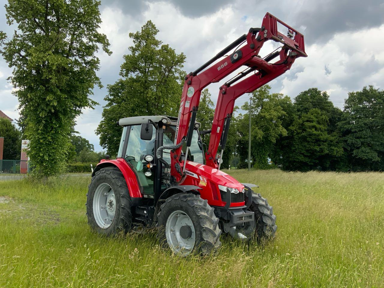 Massey Ferguson MF 5613 Dyna6 Efficient - Τρακτέρ: φωτογραφία 2 Massey Ferguson MF 5613 Dyna6 Efficient - Τρακτέρ: φωτογραφία 2