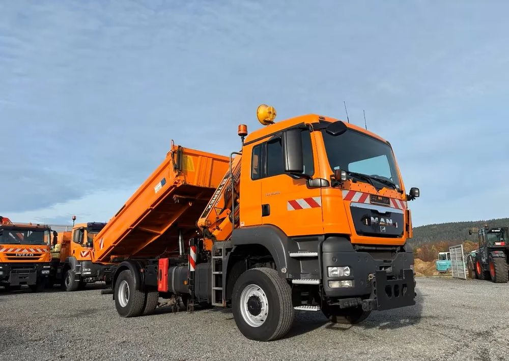 MAN TGS 18.320/ 4x4 / Euro4 /Wywrotka trójstronna Meiller +Kran Atlas TLC 82.2 +sterowanie radiowe – Przystosowany do pracy zimą — odśnieżanie, posypywanie, pług - Φορτηγό ανατρεπόμενο: φωτογραφία 1 MAN TGS 18.320/ 4x4 / Euro4 /Wywrotka trójstronna Meiller +Kran Atlas TLC 82.2 +sterowanie radiowe – Przystosowany do pracy zimą — odśnieżanie, posypywanie, pług - Φορτηγό ανατρεπόμενο: φωτογραφία 1