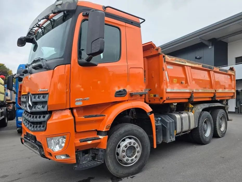 Φορτηγό ανατρεπόμενο Mercedes-Benz Arocs 2645 6x4 – Wywrotka Meiller 3- stronny/ Manual / Retarder / BORDMATIK / Blatt/Blatt: φωτογραφία 6 Φορτηγό ανατρεπόμενο Mercedes-Benz Arocs 2645 6x4 – Wywrotka Meiller 3- stronny/ Manual / Retarder / BORDMATIK / Blatt/Blatt: φωτογραφία 6