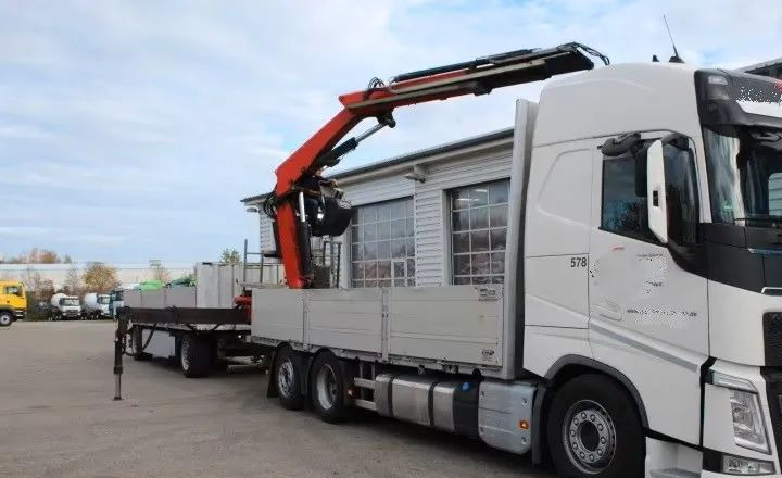 Volvo FH500 6x2 | Platforma z HDS Fassi F215A7 - Sterowanie radiowe | Euro 6 | Automatyczna skrzynia | 390 000 km - Φορτηγό με ανοιχτή καρότσα, Φορτηγό με γερανό: φωτογραφία 2 Volvo FH500 6x2 | Platforma z HDS Fassi F215A7 - Sterowanie radiowe | Euro 6 | Automatyczna skrzynia | 390 000 km - Φορτηγό με ανοιχτή καρότσα, Φορτηγό με γερανό: φωτογραφία 2