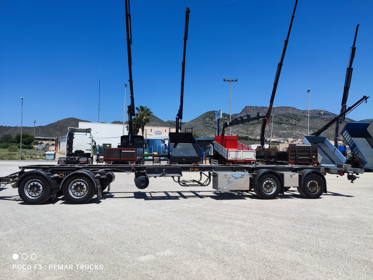 SCHMITZ CARGOBULL KO36 CHASIS MEGATRAILER 4 ejes - Ρυμούλκα σασί: φωτογραφία 2 SCHMITZ CARGOBULL KO36 CHASIS MEGATRAILER 4 ejes - Ρυμούλκα σασί: φωτογραφία 2