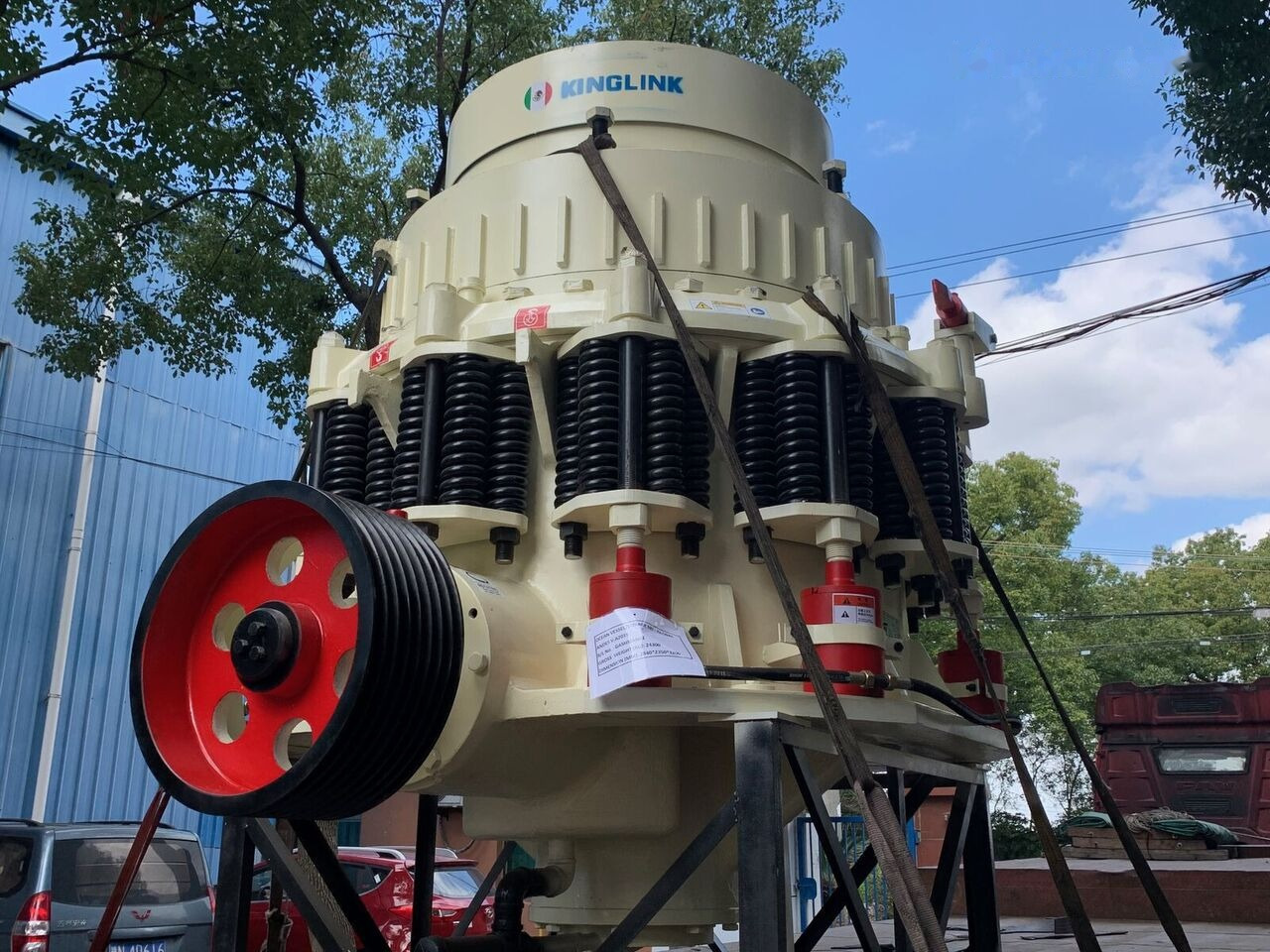 Kinglink NEW 4.25 Feet KLM1300 300TPH Iron Stone Cone Crusher - Κωνικός θραυστήρας: φωτογραφία 1 Kinglink NEW 4.25 Feet KLM1300 300TPH Iron Stone Cone Crusher - Κωνικός θραυστήρας: φωτογραφία 1