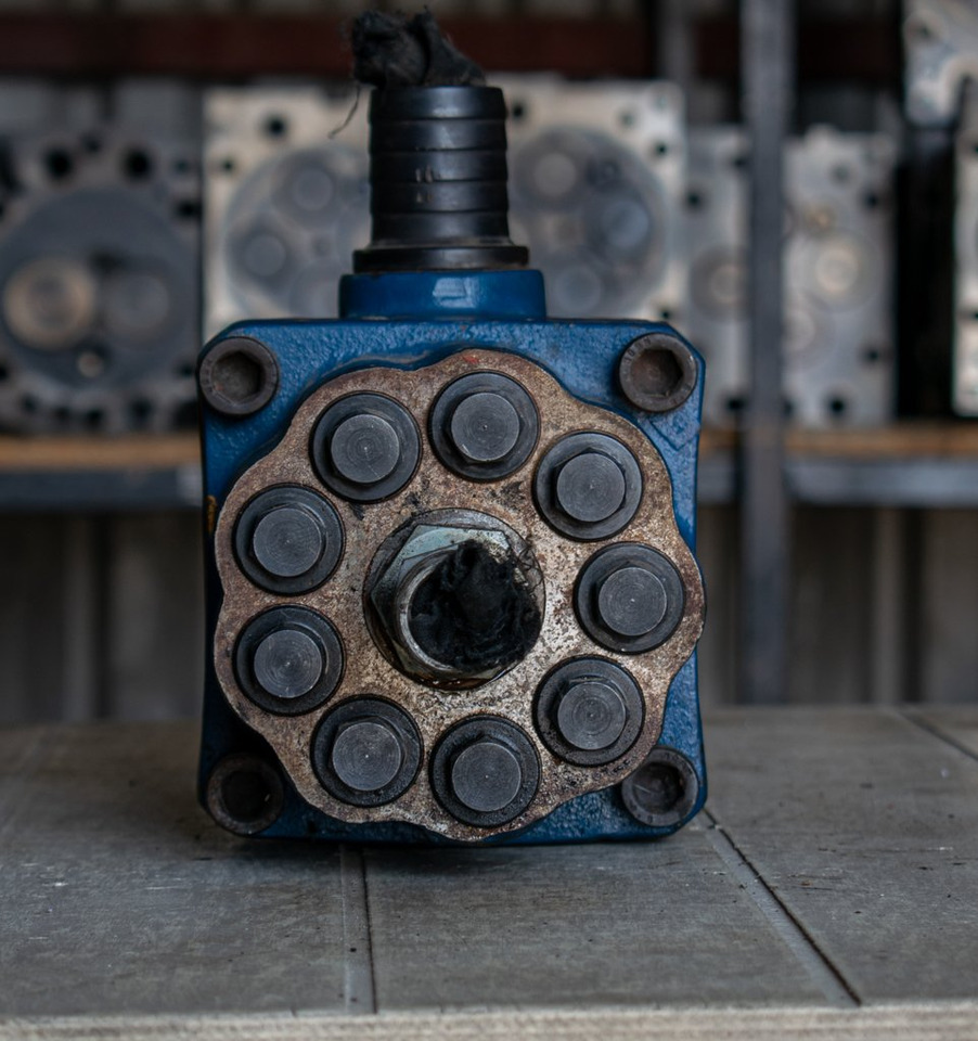 KAZEL PUMP WITH 9 SINGLE ACTING PISTONS - Υδραυλική αντλία για Φορτηγό: φωτογραφία 1 KAZEL PUMP WITH 9 SINGLE ACTING PISTONS - Υδραυλική αντλία για Φορτηγό: φωτογραφία 1