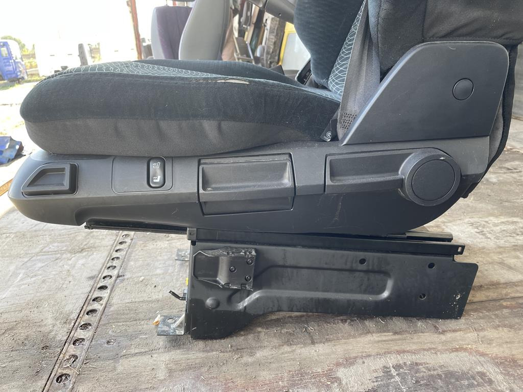 MERCEDES-BENZ ACTROS MP4 AIR DRIVER SEAT - Kάθισμα για Φορτηγό: φωτογραφία 3 MERCEDES-BENZ ACTROS MP4 AIR DRIVER SEAT - Kάθισμα για Φορτηγό: φωτογραφία 3