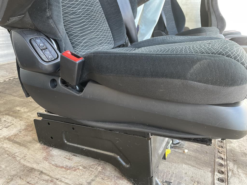 MERCEDES-BENZ ACTROS MP4 AIR DRIVER SEAT - Kάθισμα για Φορτηγό: φωτογραφία 4 MERCEDES-BENZ ACTROS MP4 AIR DRIVER SEAT - Kάθισμα για Φορτηγό: φωτογραφία 4