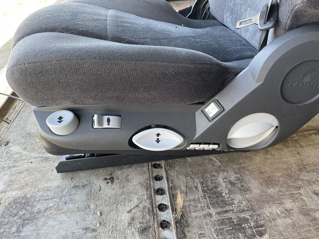 MERCEDES-BENZ ATEGO 3 AIR DRIVER SEAT - Kάθισμα για Φορτηγό: φωτογραφία 4 MERCEDES-BENZ ATEGO 3 AIR DRIVER SEAT - Kάθισμα για Φορτηγό: φωτογραφία 4