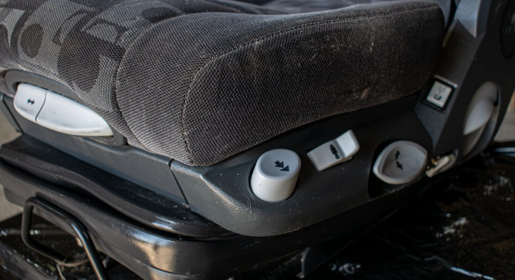 MERCEDES-BENZ AXOR AIR SEAT - DRIVER - Kάθισμα για Φορτηγό: φωτογραφία 2 MERCEDES-BENZ AXOR AIR SEAT - DRIVER - Kάθισμα για Φορτηγό: φωτογραφία 2