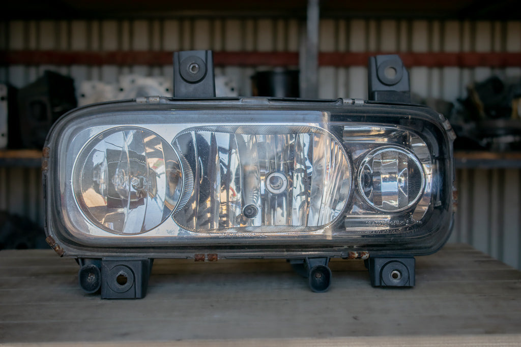 MERCEDES-BENZ HEADLIGHT - DRIVER - Προβολέας για Φορτηγό: φωτογραφία 1 MERCEDES-BENZ HEADLIGHT - DRIVER - Προβολέας για Φορτηγό: φωτογραφία 1