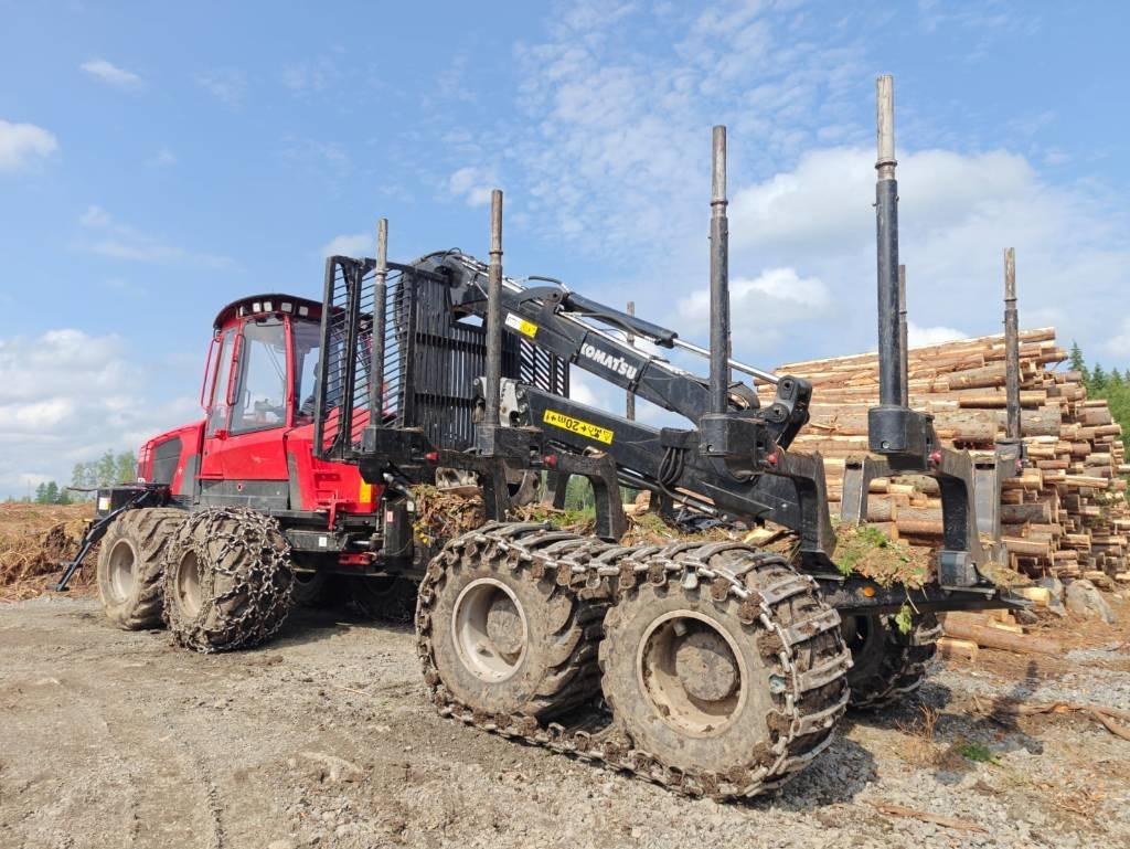 Komatsu 875 - Λαστιχοφόρα προωθητικo - forwarder: φωτογραφία 3 Komatsu 875 - Λαστιχοφόρα προωθητικo - forwarder: φωτογραφία 3