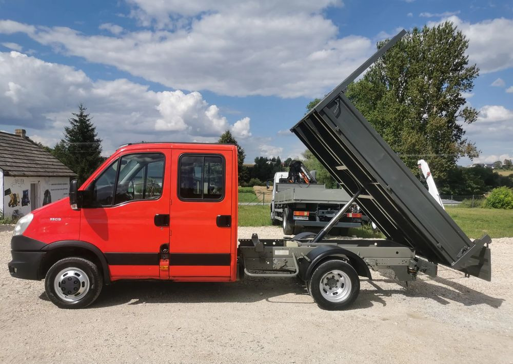 Iveco Daily 35C13 Brygadówka wywrotka Klimatyzacja Dubel hak kiper doka 35C13 - Όχημα με ανατρεπομενη καροτσα: φωτογραφία 5 Iveco Daily 35C13 Brygadówka wywrotka Klimatyzacja Dubel hak kiper doka 35C13 - Όχημα με ανατρεπομενη καροτσα: φωτογραφία 5