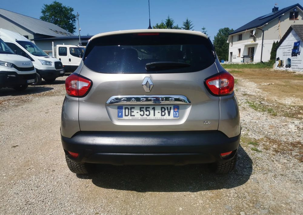 Renault Captur 0.9 Energy TCe Intens - SUV: φωτογραφία 5 Renault Captur 0.9 Energy TCe Intens - SUV: φωτογραφία 5