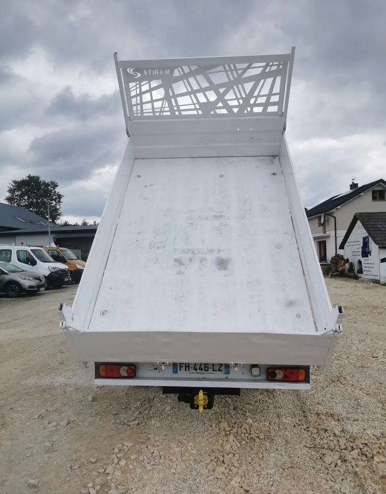 Renault Master Kiper wywrotka 2.3-145KM Hak Bliźniak klimatyzacja Kamera cofania - Όχημα με ανατρεπομενη καροτσα: φωτογραφία 4 Renault Master Kiper wywrotka 2.3-145KM Hak Bliźniak klimatyzacja Kamera cofania - Όχημα με ανατρεπομενη καροτσα: φωτογραφία 4