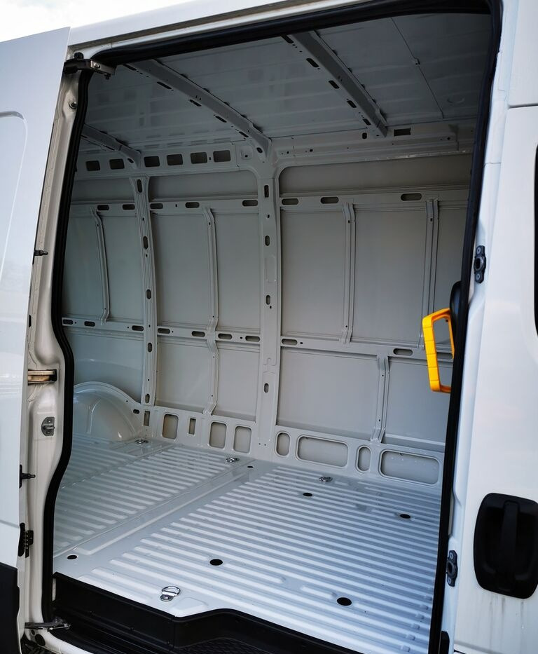 Καινούριο Βαν IVECO DAILY 35S18HA8 L4H2: φωτογραφία 14 Καινούριο Βαν IVECO DAILY 35S18HA8 L4H2: φωτογραφία 14