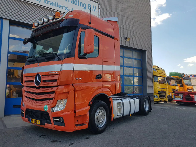 Mercedes-Benz Actros 1945 Double Tank New Apk TÜV - Τράκτορας: φωτογραφία 2 Mercedes-Benz Actros 1945 Double Tank New Apk TÜV - Τράκτορας: φωτογραφία 2