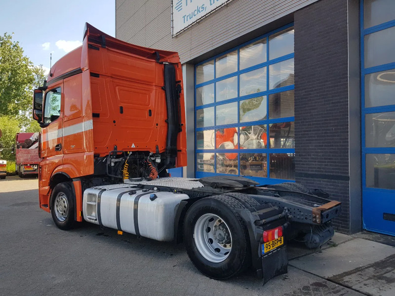 Mercedes-Benz Actros 1945 Double Tank New Apk TÜV - Τράκτορας: φωτογραφία 5 Mercedes-Benz Actros 1945 Double Tank New Apk TÜV - Τράκτορας: φωτογραφία 5