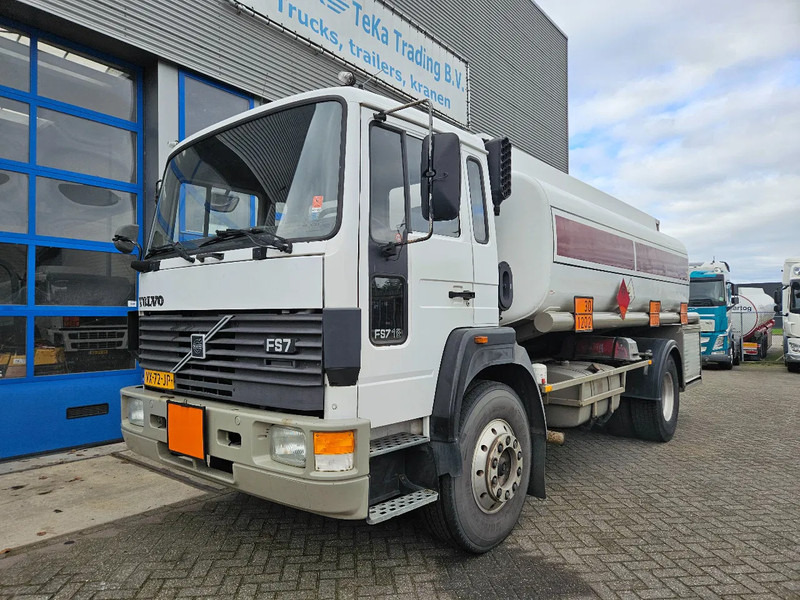 Volvo F S7 18 HOBUR 14.800 Liter 3 Compartments Steel Manual - Φορτηγό βυτιοφόρο: φωτογραφία 2 Volvo F S7 18 HOBUR 14.800 Liter 3 Compartments Steel Manual - Φορτηγό βυτιοφόρο: φωτογραφία 2