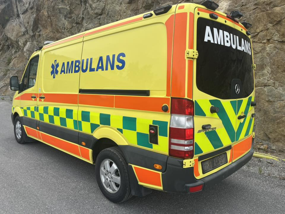 MERCEDES-BENZ Sprinter 319 - AMBULANCE - RESERVERAD !! - Ασθενοφόρο: φωτογραφία 4 MERCEDES-BENZ Sprinter 319 - AMBULANCE - RESERVERAD !! - Ασθενοφόρο: φωτογραφία 4