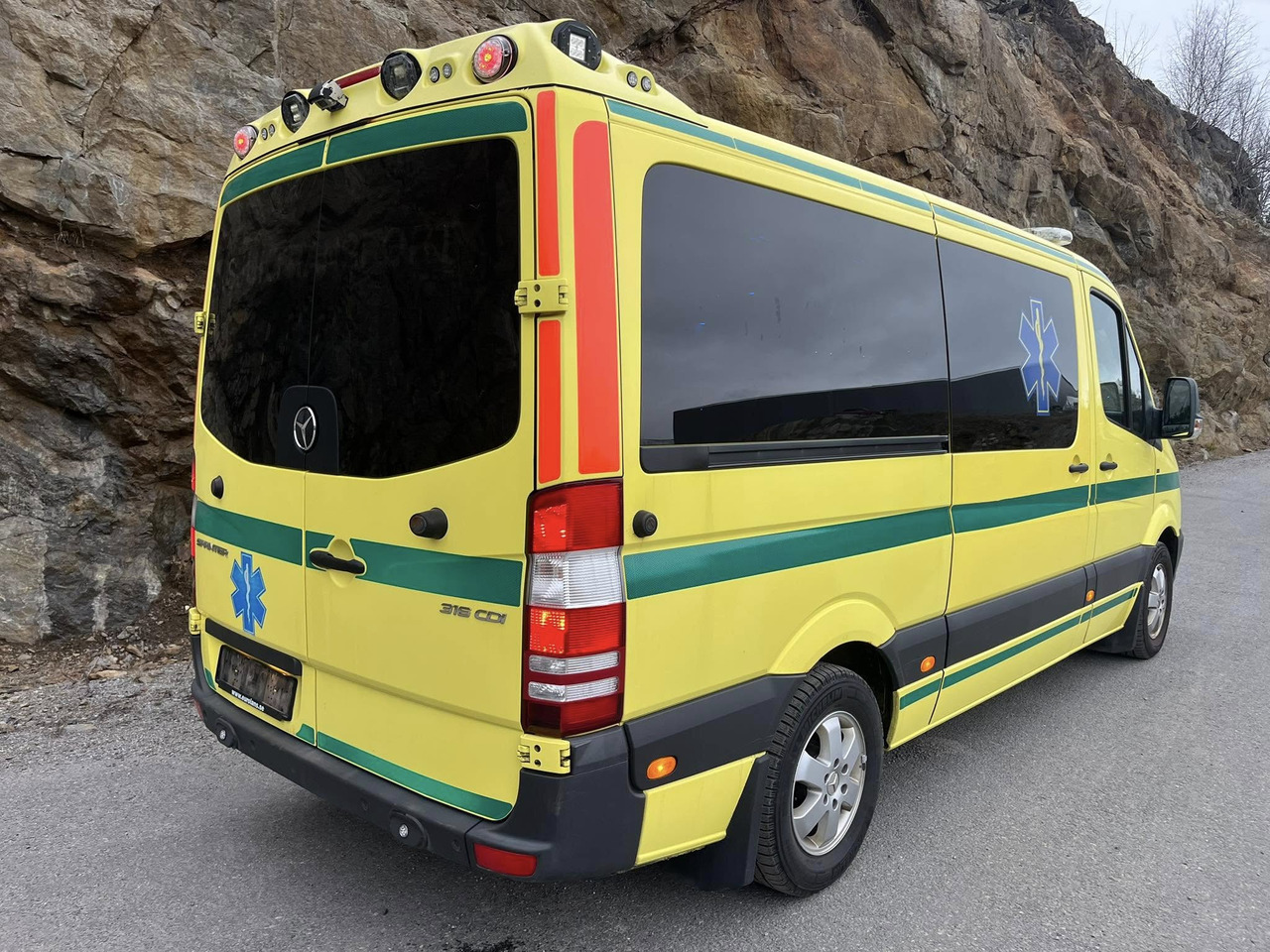Mercedes-Benz Sprinter 316 - 2 stretcher ambulance - RESERVERAD!! - Ασθενοφόρο: φωτογραφία 4 Mercedes-Benz Sprinter 316 - 2 stretcher ambulance - RESERVERAD!! - Ασθενοφόρο: φωτογραφία 4