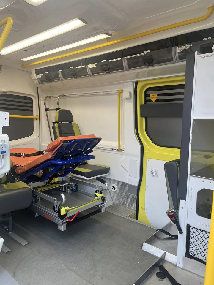 Leasing Mercedes-Benz Sprinter 319 - AMBULANCE / Krankenwagen Mercedes-Benz Sprinter 319 - AMBULANCE / Krankenwagen: φωτογραφία 12