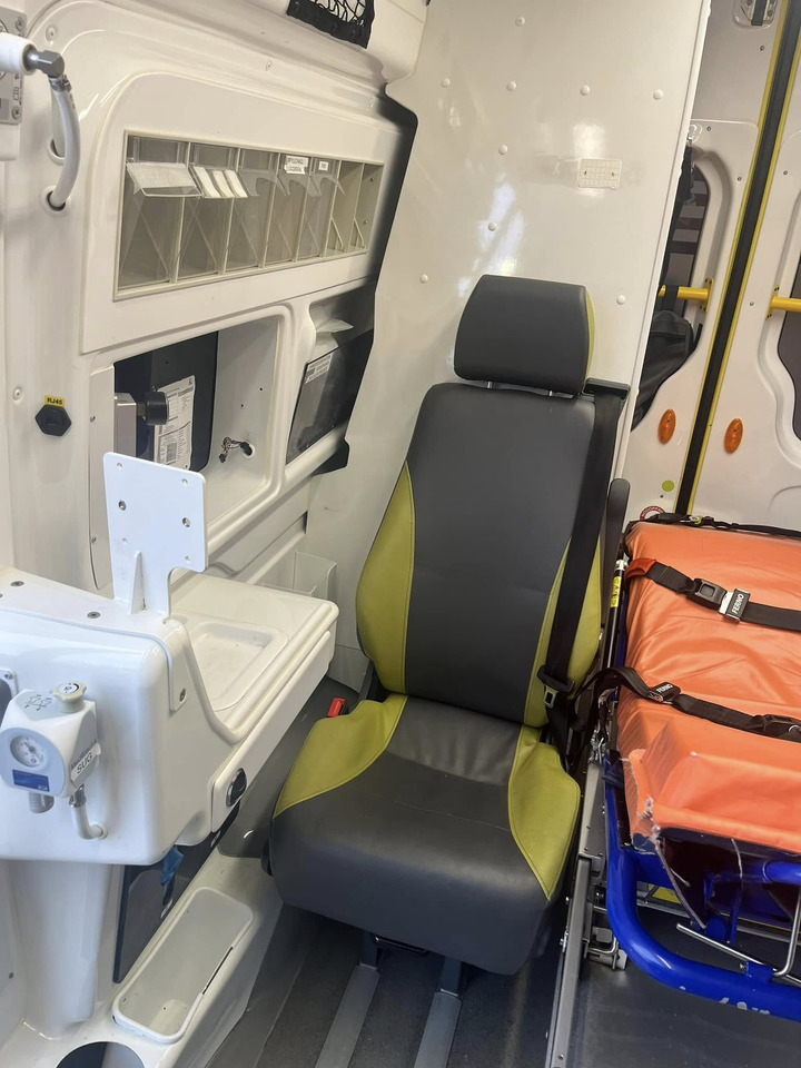 Leasing Mercedes-Benz Sprinter 319 - AMBULANCE / Krankenwagen Mercedes-Benz Sprinter 319 - AMBULANCE / Krankenwagen: φωτογραφία 14