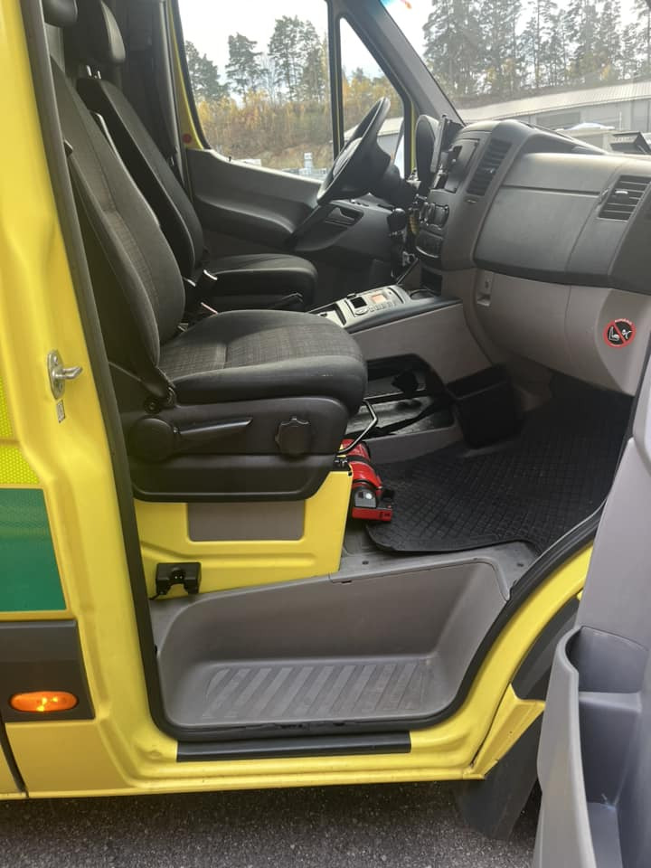 Leasing Mercedes-Benz Sprinter 319 - AMBULANCE / Krankenwagen Mercedes-Benz Sprinter 319 - AMBULANCE / Krankenwagen: φωτογραφία 21