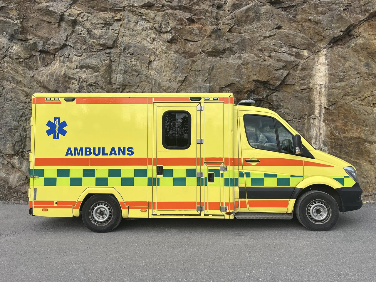 Mercedes-Benz Sprinter 319 - AMBULANCEBOX / Krankenwagen / ambulance - Ασθενοφόρο: φωτογραφία 2 Mercedes-Benz Sprinter 319 - AMBULANCEBOX / Krankenwagen / ambulance - Ασθενοφόρο: φωτογραφία 2