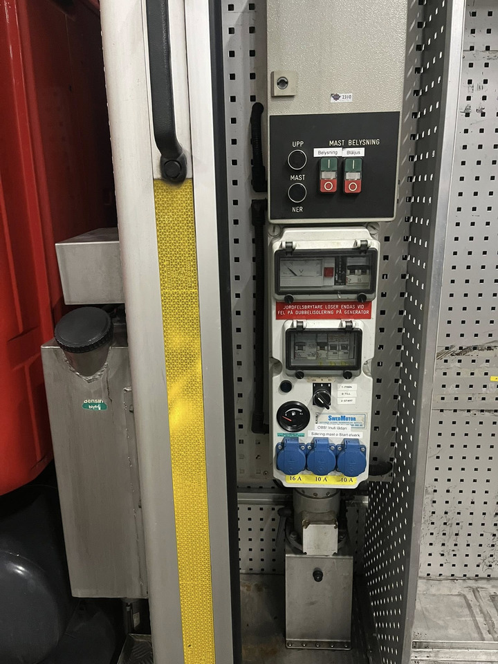 SCANIA P94GB 4x2 NZ310 - Fire engine - Πυροσβεστικό όχημα: φωτογραφία 5 SCANIA P94GB 4x2 NZ310 - Fire engine - Πυροσβεστικό όχημα: φωτογραφία 5