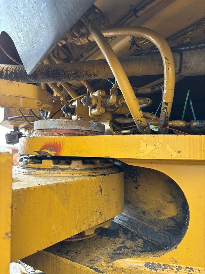Ελαστιχοφόρος φορτωτής CAT 988 H: φωτογραφία 25