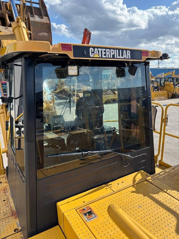 Ελαστιχοφόρος φορτωτής CAT 988 H: φωτογραφία 37