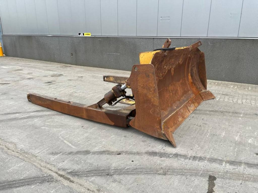 CAT D 6 XL Blade + Pusharms  - Ισοπεδωτής: φωτογραφία 1 CAT D 6 XL Blade + Pusharms  - Ισοπεδωτής: φωτογραφία 1