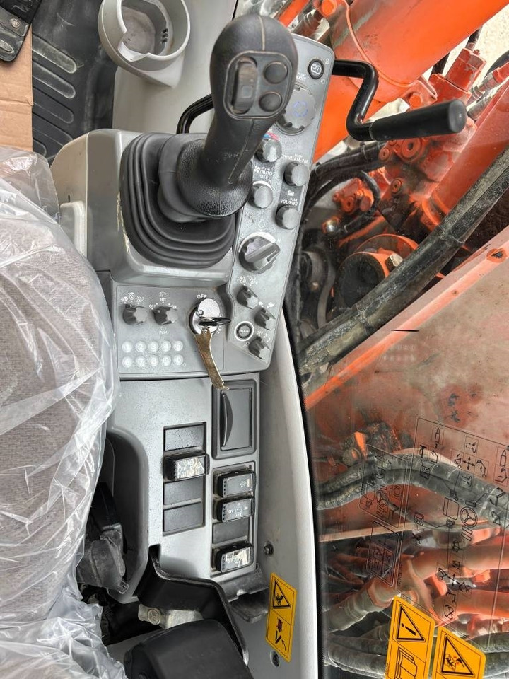 Τροχοφόρος εκσκαφέας Hitachi ZX 140 W-5B: φωτογραφία 12