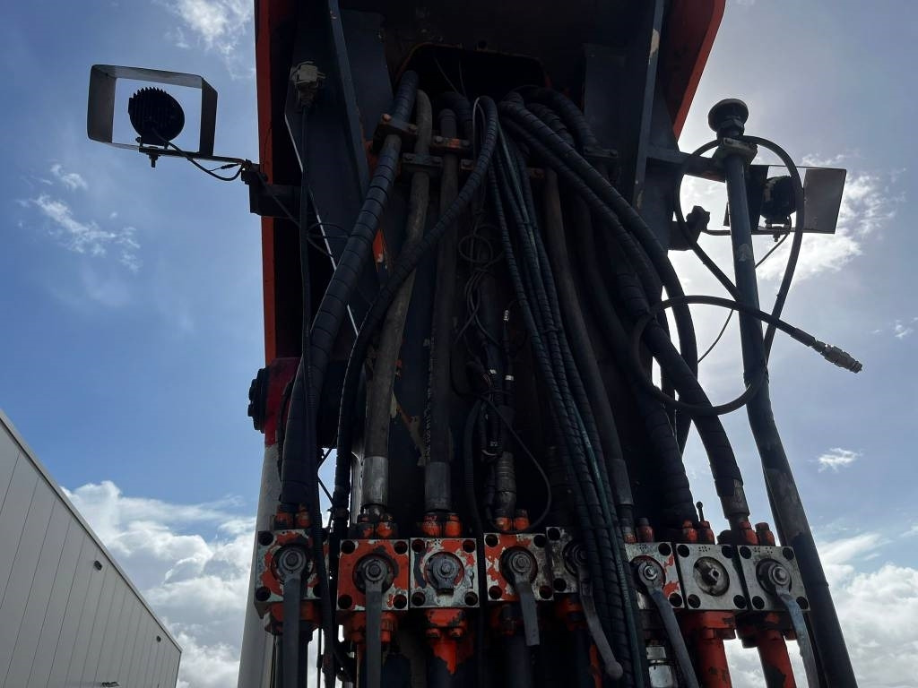 Εκσκαφέας κατεδάφισης Hitachi ZX 470 LCD - 3 (25m high reach demolition): φωτογραφία 28 Εκσκαφέας κατεδάφισης Hitachi ZX 470 LCD - 3 (25m high reach demolition): φωτογραφία 28