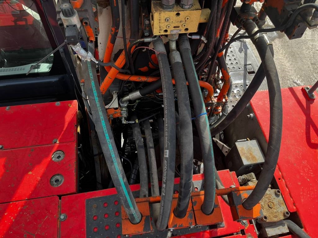 Εκσκαφέας κατεδάφισης Hitachi ZX 470 LCD - 3 (25m high reach demolition): φωτογραφία 30 Εκσκαφέας κατεδάφισης Hitachi ZX 470 LCD - 3 (25m high reach demolition): φωτογραφία 30