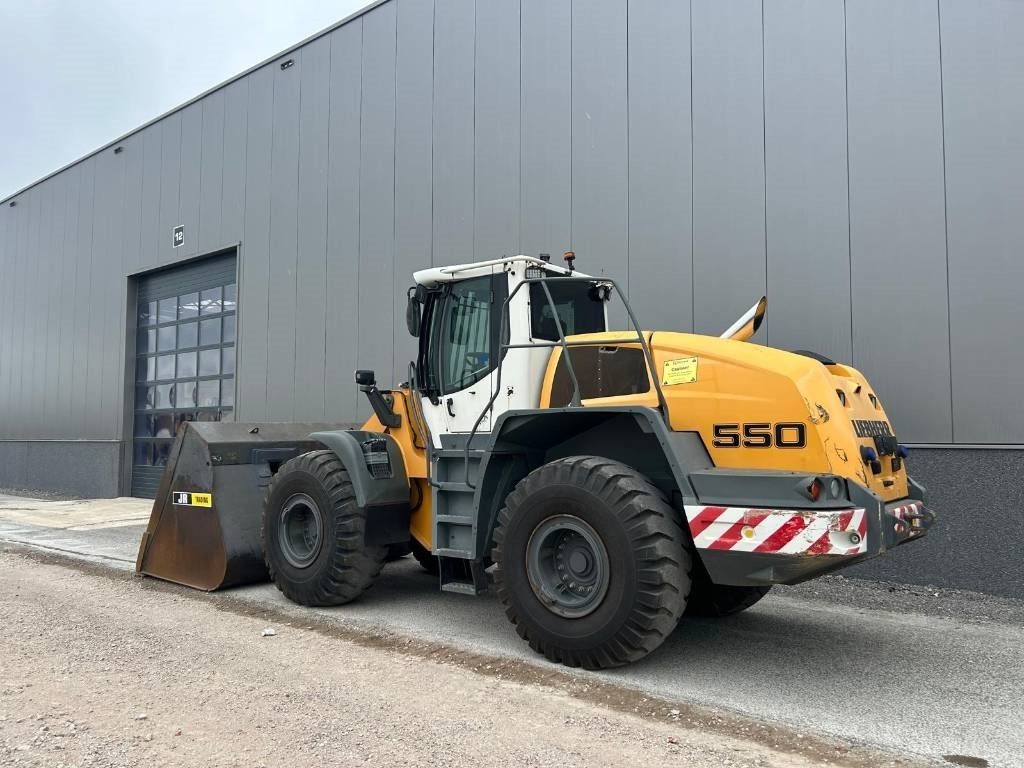 Liebherr L 550 (Comes with High-tip - Mit Hochkipper) - Ελαστιχοφόρος φορτωτής: φωτογραφία 3 Liebherr L 550 (Comes with High-tip - Mit Hochkipper) - Ελαστιχοφόρος φορτωτής: φωτογραφία 3