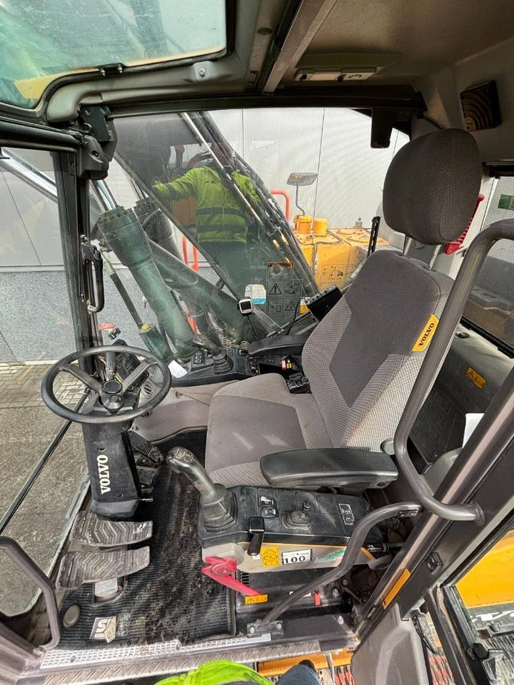 Τροχοφόρος εκσκαφέας Volvo EWR 150 E: φωτογραφία 13 Τροχοφόρος εκσκαφέας Volvo EWR 150 E: φωτογραφία 13