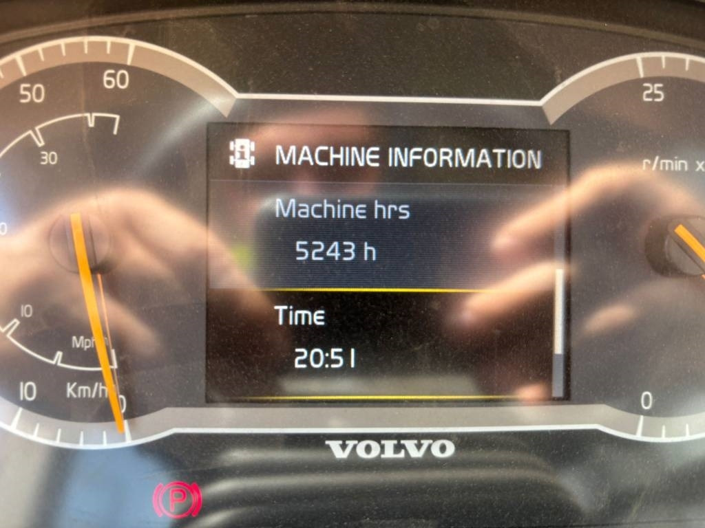 Volvo L 180 H - Ελαστιχοφόρος φορτωτής: φωτογραφία 4 Volvo L 180 H - Ελαστιχοφόρος φορτωτής: φωτογραφία 4