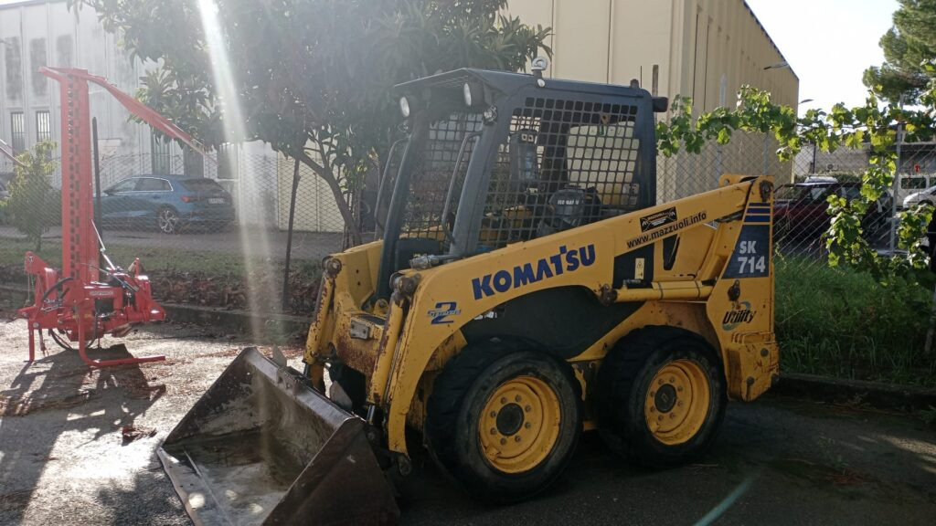 Φορτωτής πλάγιας ολίσθησης Komatsu SK714-2: φωτογραφία 1