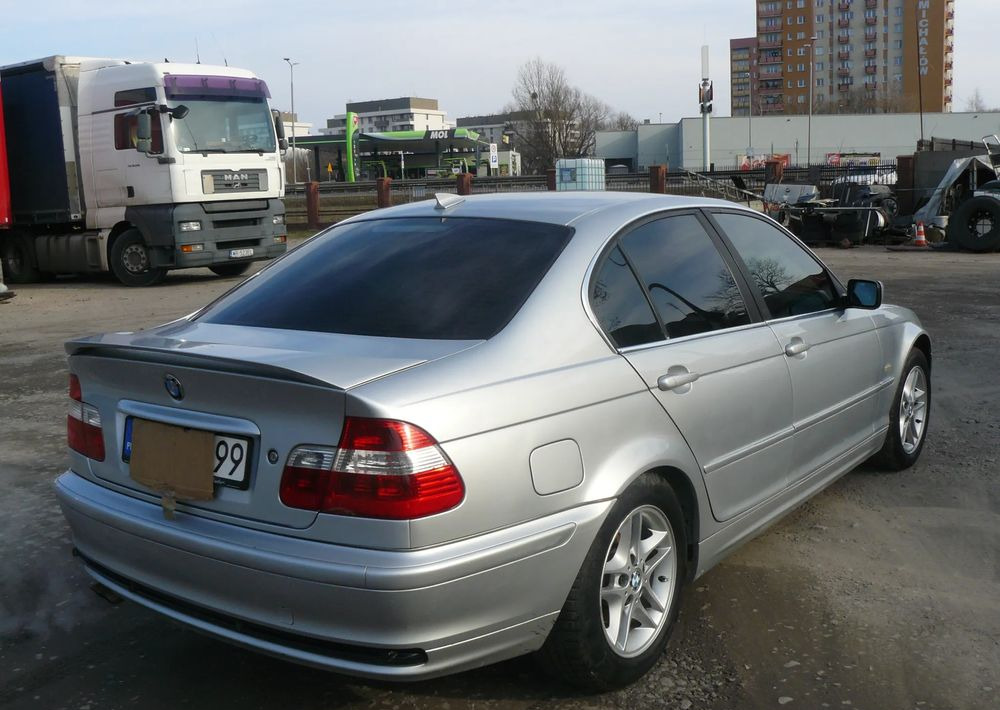 BMW Seria 3 320i - Αυτοκίνητο: φωτογραφία 4 BMW Seria 3 320i - Αυτοκίνητο: φωτογραφία 4