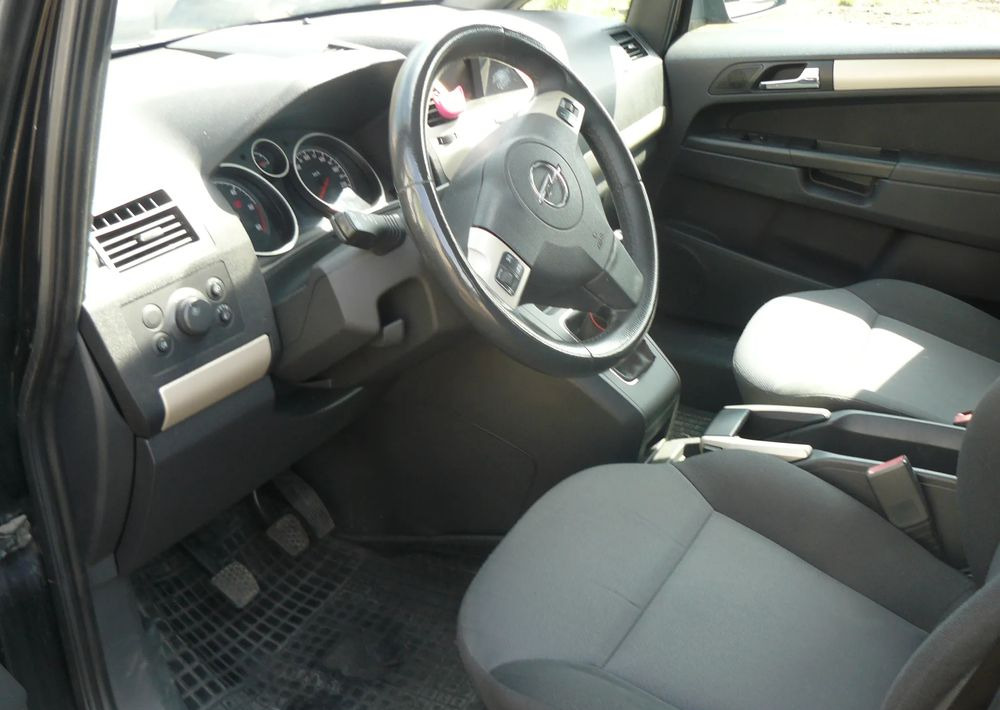 Opel Zafira 1.9 CDTI Cosmo - SUV: φωτογραφία 5 Opel Zafira 1.9 CDTI Cosmo - SUV: φωτογραφία 5