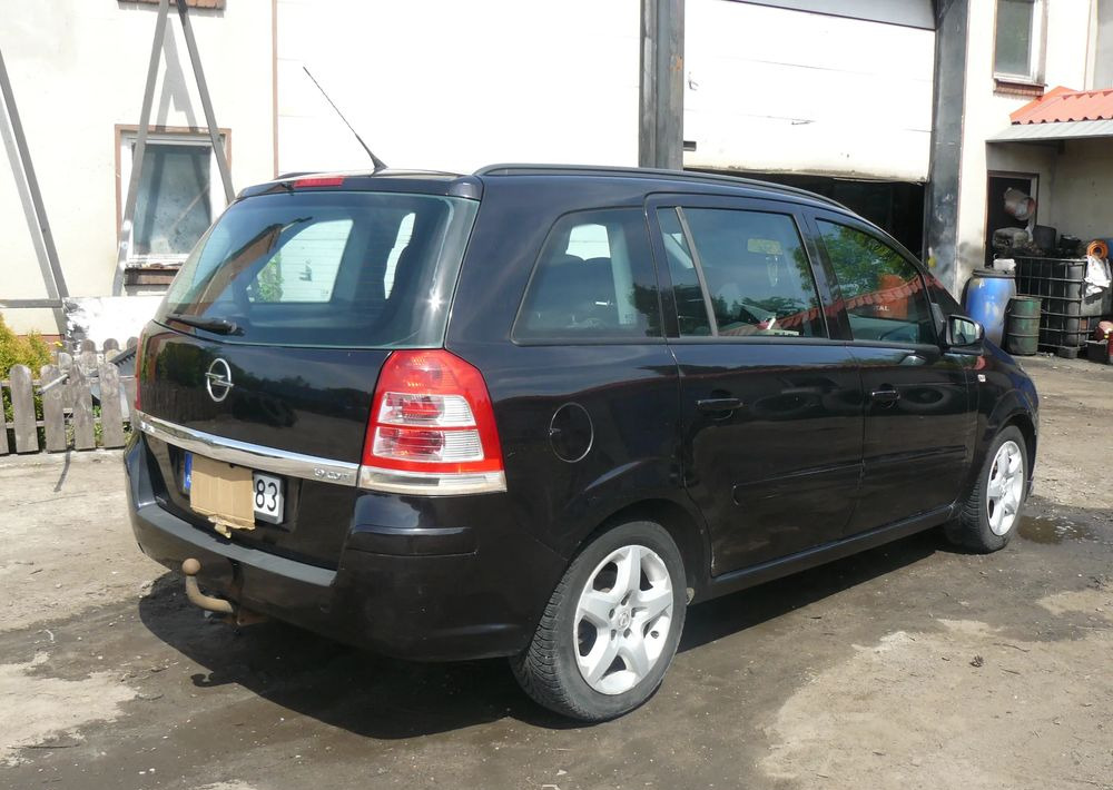 Opel Zafira 1.9 CDTI Cosmo - SUV: φωτογραφία 4 Opel Zafira 1.9 CDTI Cosmo - SUV: φωτογραφία 4